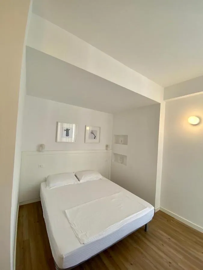 Aleksi Rooms Shëngjin 0*,  Albánie