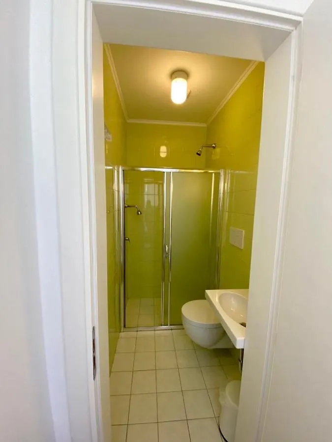 Aleksi Rooms Shëngjin