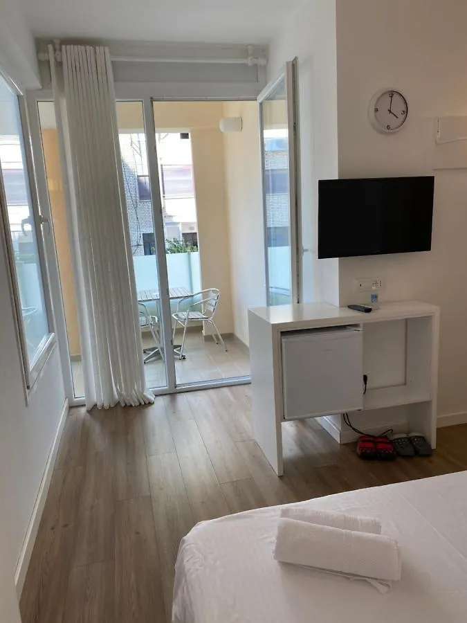 Aleksi Rooms Shëngjin