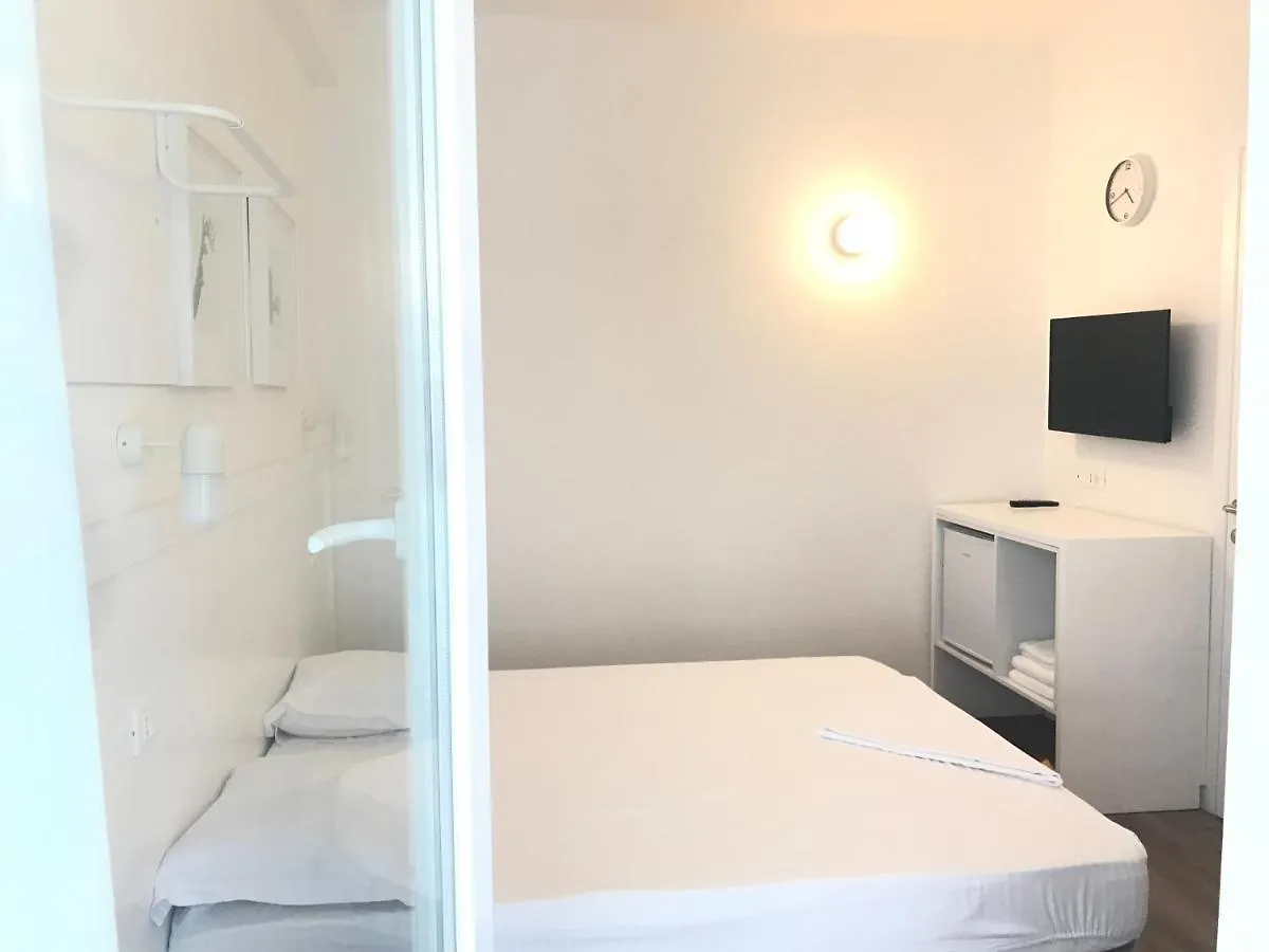 Hotel Aleksi Rooms Shëngjin